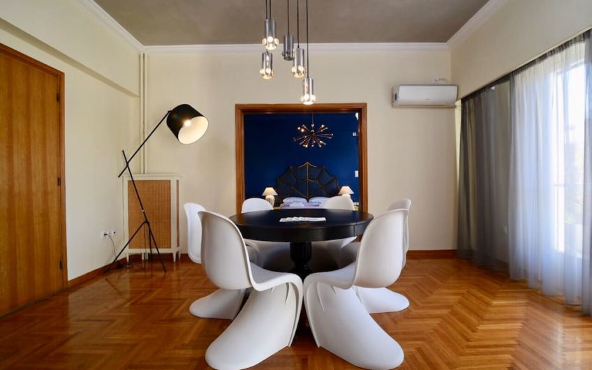 152m² Mid-century modern apartment in Athens