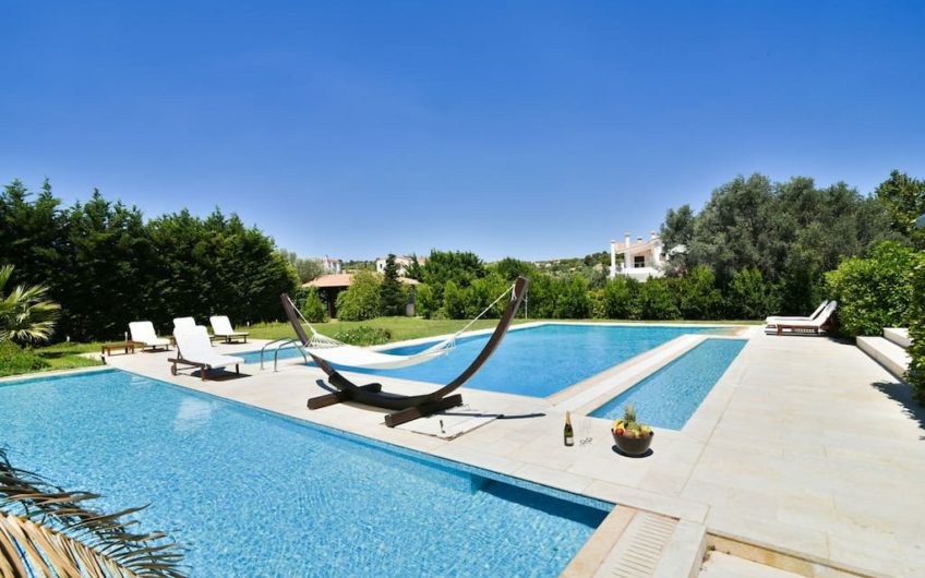 490m² villa in Pikermi, close to the Airport