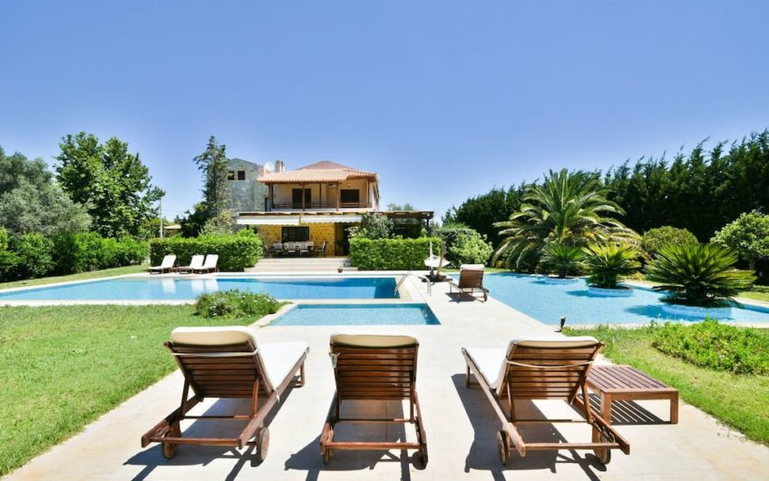 490m² villa in Pikermi, close to the Airport