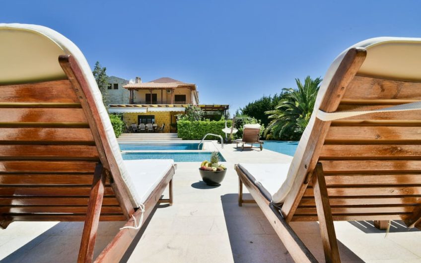 490m² villa in Pikermi, close to the Airport