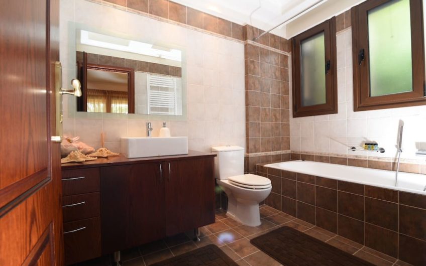 490m² villa in Pikermi, close to the Airport