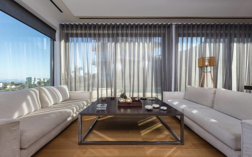 830m²Luxury Villa with a pool close to the Airport
