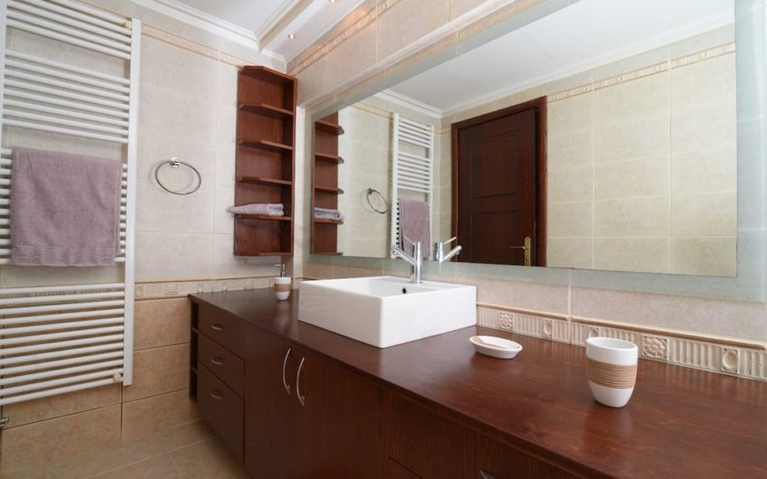 490m² villa in Pikermi, close to the Airport