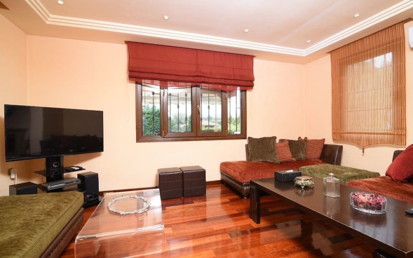 490m² villa in Pikermi, close to the Airport