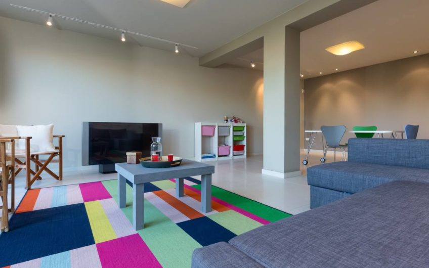 830m²Luxury Villa with a pool close to the Airport