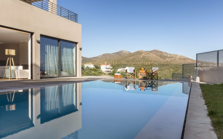 830m²Luxury Villa with a pool close to the Airport