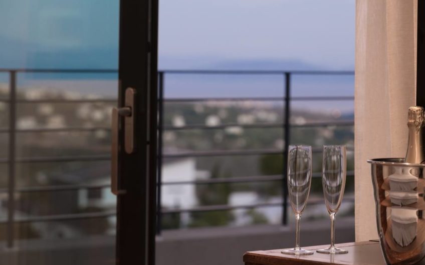 830m²Luxury Villa with a pool close to the Airport