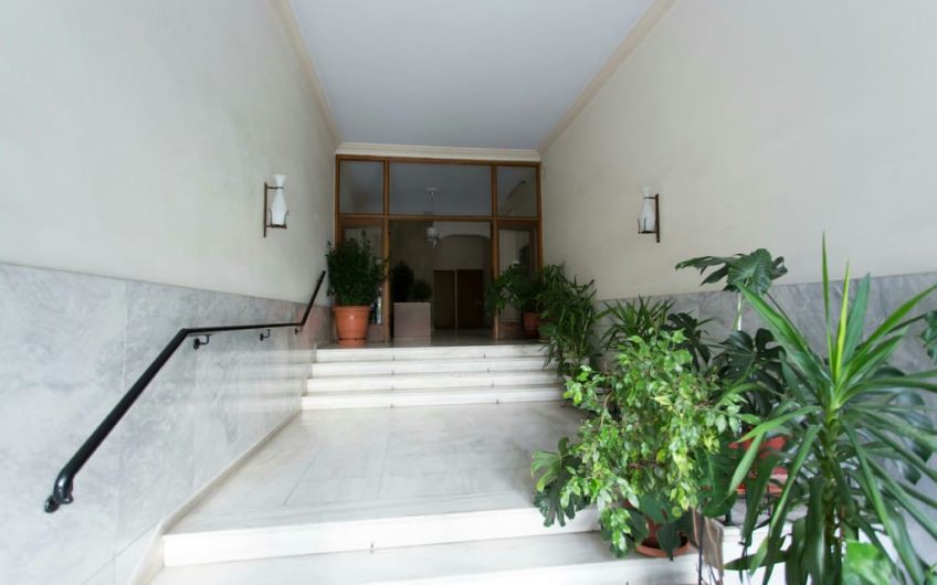 152m² Mid-century modern apartment in Athens