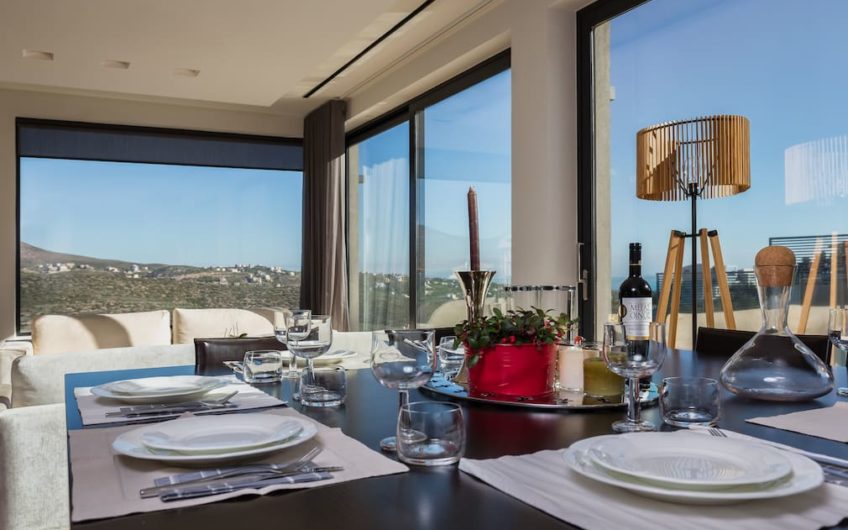 830m²Luxury Villa with a pool close to the Airport