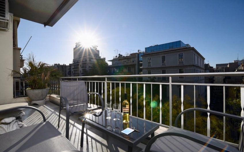 152m² Mid-century modern apartment in Athens