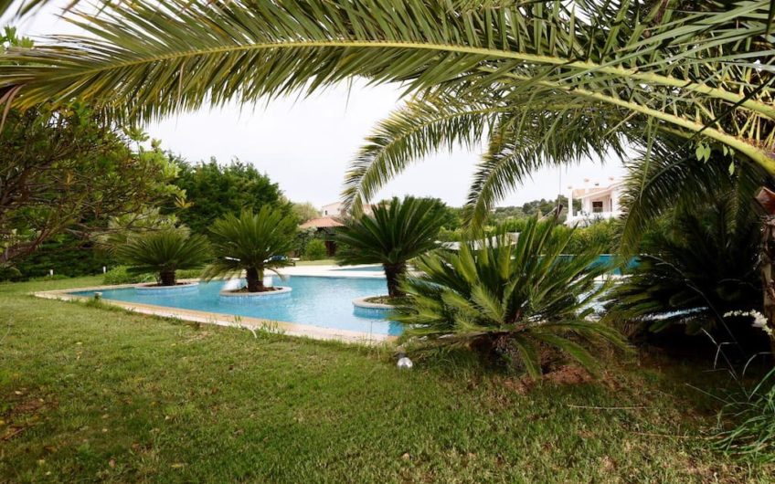 490m² villa in Pikermi, close to the Airport
