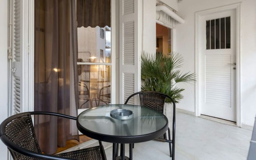 152m² Mid-century modern apartment in Athens