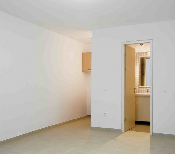 106 sqm apartment with 28 sqm playroom