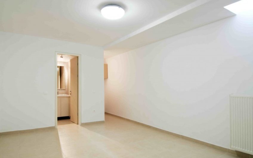 106 sqm apartment with 28 sqm playroom