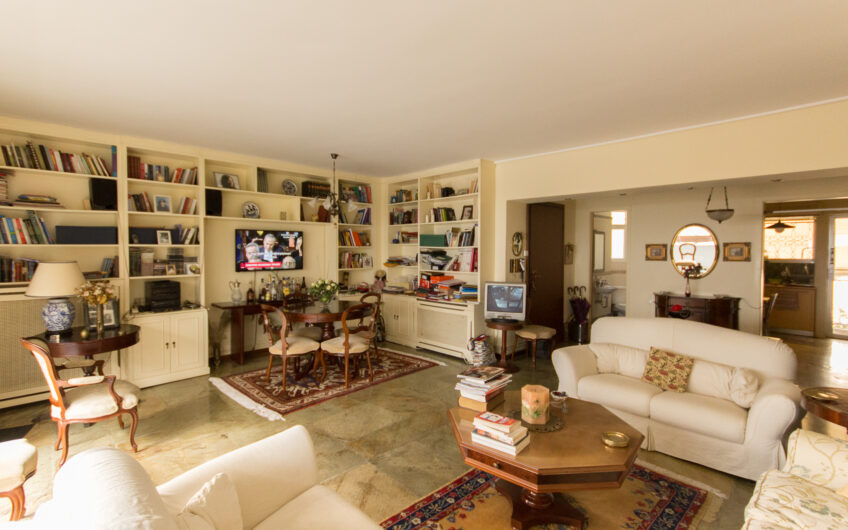 Apartment At Kolonaki Area, Center Of Athens
