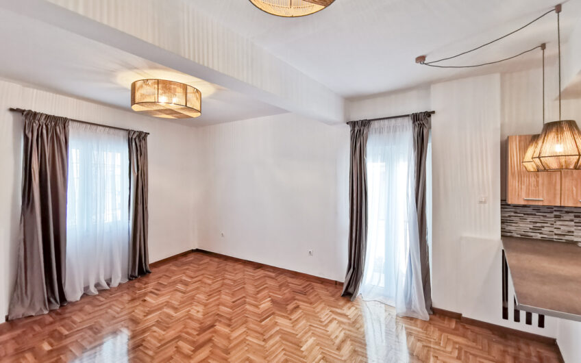 Apartment For Sale At Akropolis Historic Center